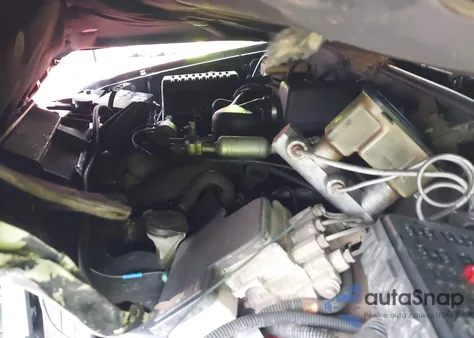 1998 Chevrolet C1500 Fleetside z USA, uszkodzony, nr VIN 2GCEC19M5W1275739